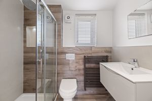 En Suite- click for photo gallery